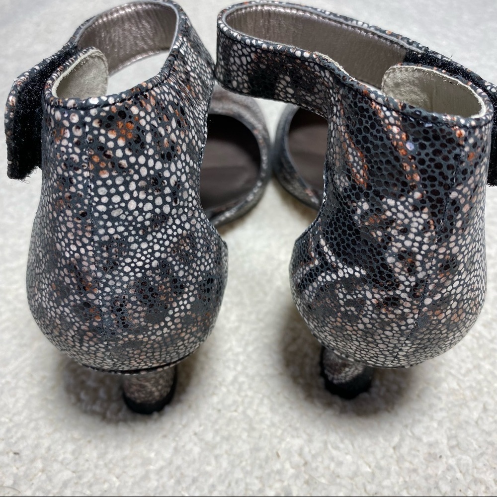 Array• Kitten heel Ankle strap• Sz 5.5 - Picture 2 of 9